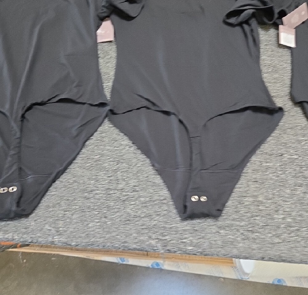 (#1C) Auden Black Short Sleeve Bodysuit - Picture 4 of 5